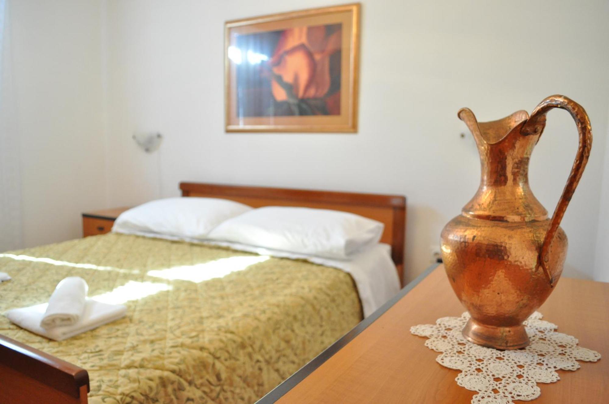 Apartman Ostrea *** Bale Exterior photo
