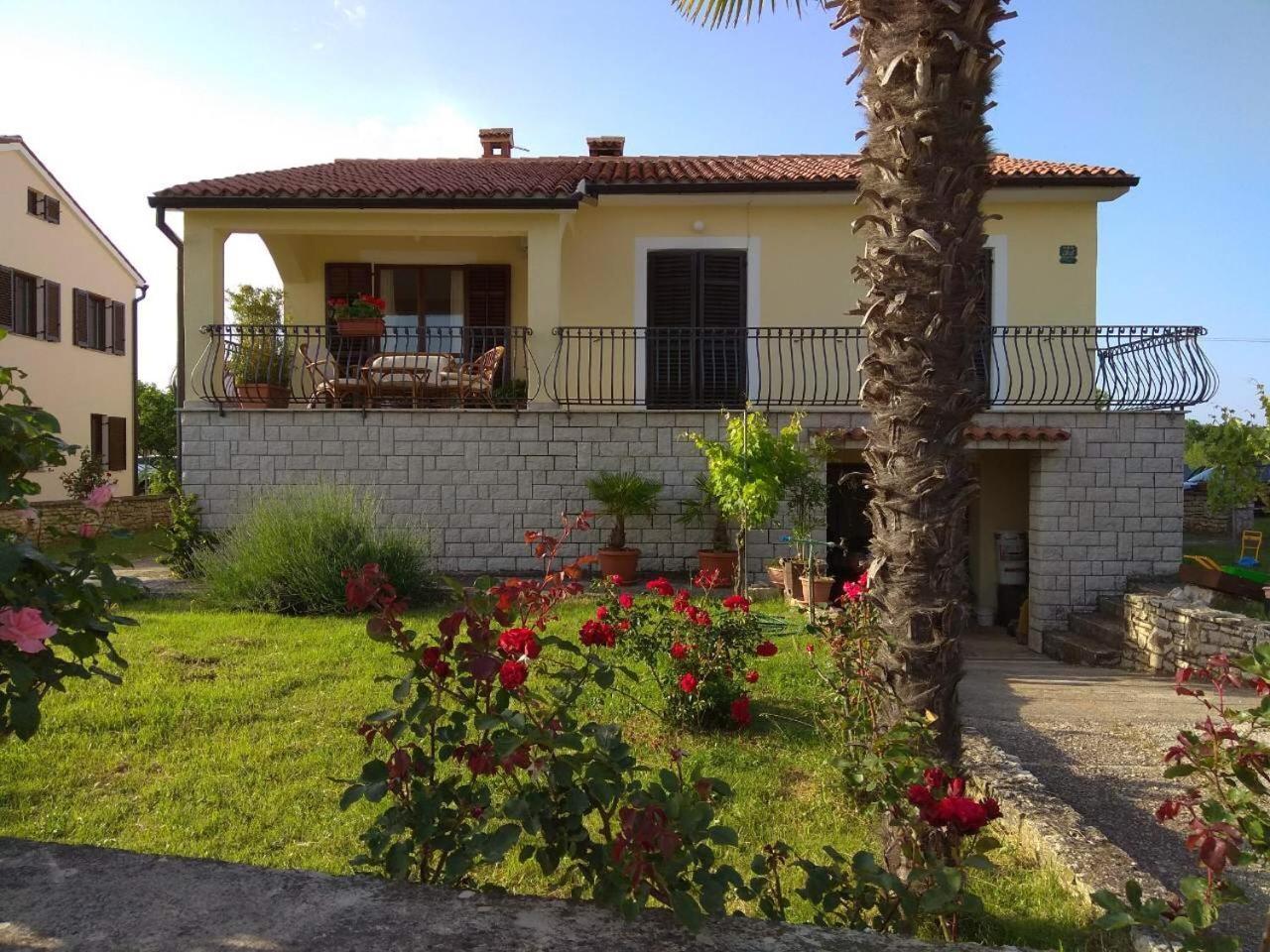 Apartman Ostrea *** Bale Exterior photo